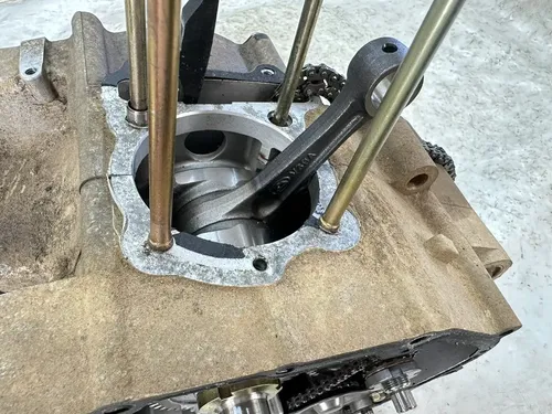 2007 07 POLARIS 200 SAWTOOTH ENGINE MOTOR CRANKSHAFT CRANKCASE CASES BOTTOM END