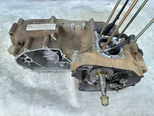 2007 07 POLARIS 200 SAWTOOTH ENGINE MOTOR CRANKSHAFT CRANKCASE CASES BOTTOM END