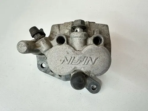 USED OEM 93 94 95 96 97 YAMAHA YZ 125 250 COMPLETE FRONT BRAKE CALIPER & MOUNT