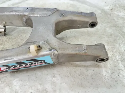 USED OEM 11 2011 KAWASAKI KX450F KXF 450 REAR SWINGARM SWING ARM 33001-0245