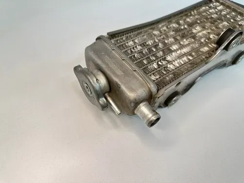 USED OEM 96 97 98 99 00 01 YAMAHA YZ 250 YZ250 RIGHT FILL SIDE RAD RADIATOR