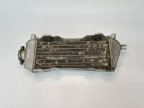 USED OEM 96 97 98 99 00 01 YAMAHA YZ 250 YZ250 RIGHT FILL SIDE RAD RADIATOR