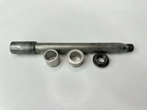 99-04 YAMAHA YZ 125 250 YZ250F / 03 04 YZ450F FRONT WHEEL AXLE W SPACERS & NUT