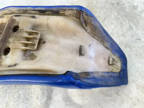OEM 85 1985 HONDA XR250R XR200R XR 200 250 COMPLETE BLUE SEAT & COVER ASSY