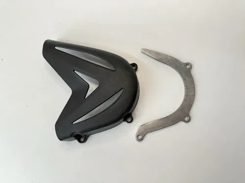 OEM 00-07 CAN-AM BOMBARDIER DS 650 FRONT SPROCKET CHAIN GUARD COVER W CASE SAVER