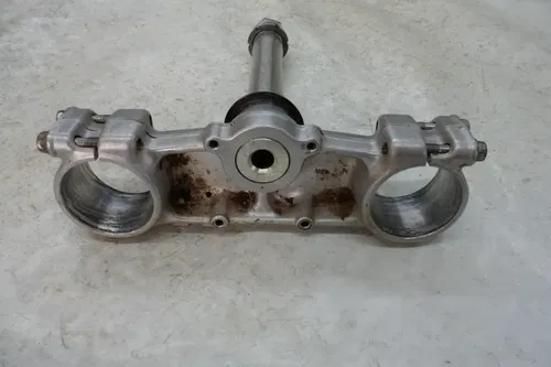USED OEM 93 94 95 SUZUKI RM250 RM 250 STEERING STEM LOWER TRIPLE TREE FORK CLAMP