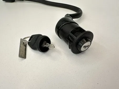 USED OEM 2007 07 POLARIS 200 SAWTOOTH IGNITION SWITCH & KEY ASSY 0453991