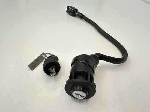 USED OEM 2007 07 POLARIS 200 SAWTOOTH IGNITION SWITCH & KEY ASSY 0453991