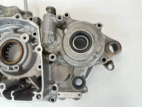 OEM 2008 08 HONDA CRF250R CRF 250R LEFT SIDE ENGINE MOTOR CASE CRANKCASE