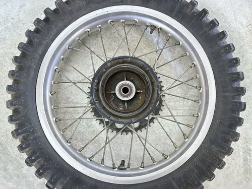 USED OEM 1985 85 HONDA XR250R XR 250 BACK REAR WHEEL RIM & HUB ASSY 2.15 X 17