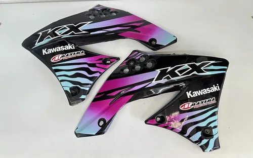 USED 09 10 11 KAWASAKI KX450F BLACK LEFT & RIGHT GAS TANK SHROUDS W GRAPHICS