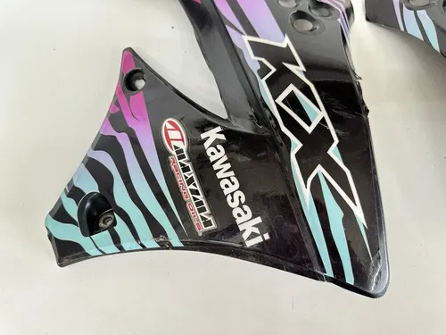 USED 09 10 11 KAWASAKI KX450F BLACK LEFT & RIGHT GAS TANK SHROUDS W GRAPHICS