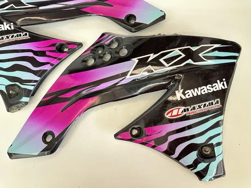 USED 09 10 11 KAWASAKI KX450F BLACK LEFT & RIGHT GAS TANK SHROUDS W GRAPHICS