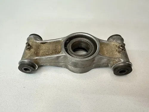 #2 OEM 03-08 YAMAHA 660 GRIZZLY LEFT RIGHT REAR STEERING KNUCKLE (BAD BEARINGS)