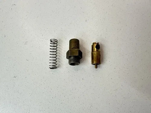 USED OEM 97-01 POLARIS 500 SCRAMBLER CARB CARBURETOR CHOKE PLUNGER & HOLDER ASSY