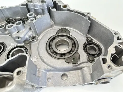 98 99 00 01 YAMAHA WR400F WR426F YZ400F YZ426F RIGHT SIDE ENGINE CASE CRANKCASE