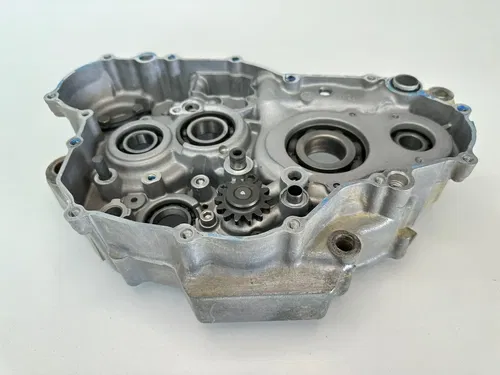 98 99 00 01 YAMAHA WR400F WR426F YZ400F YZ426F RIGHT SIDE ENGINE CASE CRANKCASE