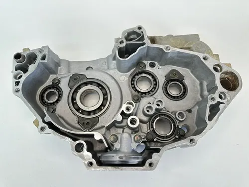 98 99 00 01 YAMAHA WR400F WR426F YZ400F YZ426F RIGHT SIDE ENGINE CASE CRANKCASE