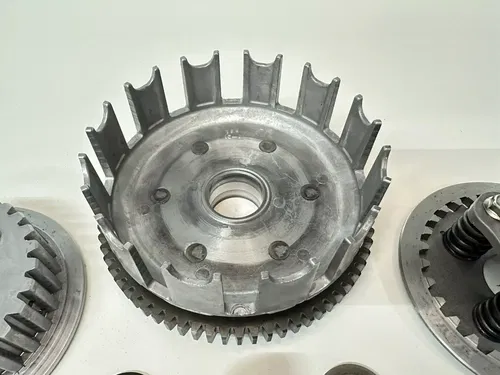 OEM 87-93 SUZUKI LT230E LT 230 QUADRUNNER PRIMARY CLUTCH BASKET W HUB & PRESSURE