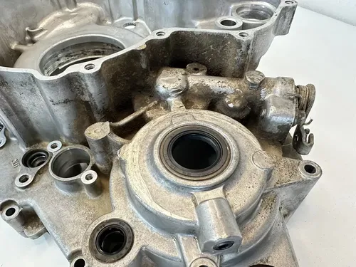OEM 2003 03 POLARIS 500 PREDATOR LEFT & RIGHT ENGINE CRANKCASE CASES SET PAIR
