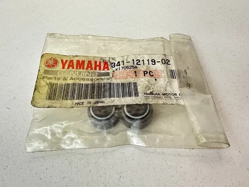 NEW OEM YAMAHA INTAKE EXHAUST VALVE STEM SEAL SET SEALS (QTY 2) 341-12119-02-00