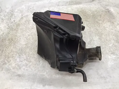 USED 01 02 YAMAHA YZ250F WR250F / 00-02 WR YZ426F AIR FILTER CLEANER BOX W BOOT