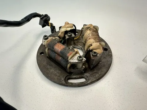 USED OEM 90-95 YAMAHA YZ 250 / 91-97 WR250 STATOR GENERATOR 3SP-85560-11-00