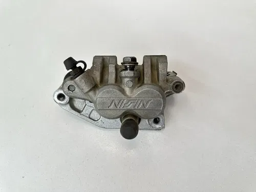 04 05 06 07 08 KAWASAKI KX250F KX450F FRONT BRAKE CALIPER & MOUNT 43080-0006