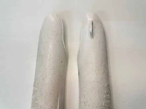 OEM 10-20 YZ250F YZ450F / 15-20 YZ 125 250 WHITE LOWER FORK GUARD COVERS SET