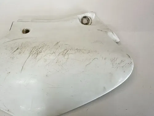 USED OEM 96-04 HONDA XR250R XR 250 WHITE LEFT SIDE COVER NUMBER PLATE