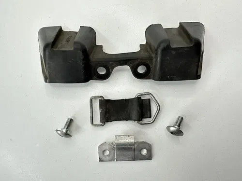 05 06 07 SUZUKI RMZ450 RMZ RM-Z 450 GAS FUEL TANK BAND BRACKET & RUBBER CUSHION