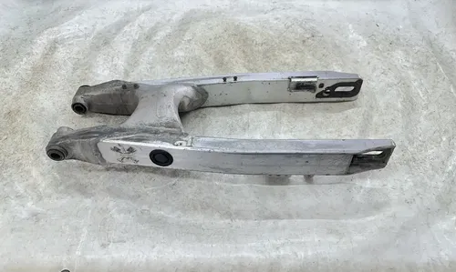 OEM 1991 91 HONDA CR125R CR125 CR 125 REAR SWINGARM SWING ARM 52000-KZ4-730