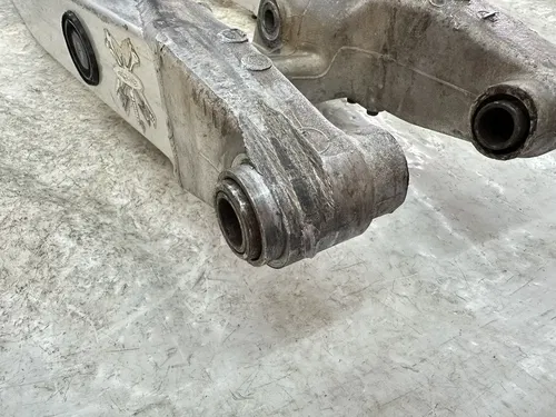 OEM 1991 91 HONDA CR125R CR125 CR 125 REAR SWINGARM SWING ARM 52000-KZ4-730