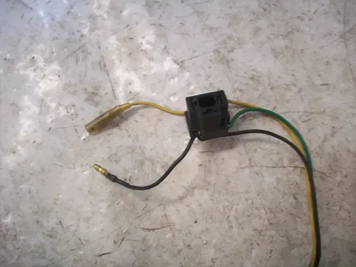 USED OEM 82 83 YAMAHA 400 500 650 920 VIRAGO LEFT HORN SIGNAL LIGHT SWITCH