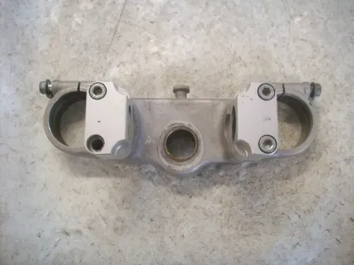 #2 USED 98 1998 HONDA CR 125 TOP UPPER STEERING TRIPLE TREE W 1 1/8" BAR MOUNTS
