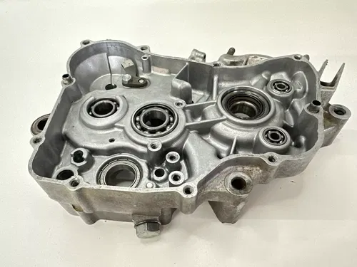 OEM 98 1998 HONDA CR125R CR125 CR 125 RIGHT SIDE ENGINE MOTOR CASE CRANKCASE