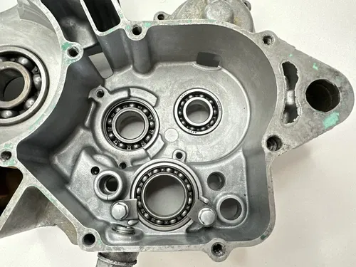 OEM 98 1998 HONDA CR125R CR125 CR 125 RIGHT SIDE ENGINE MOTOR CASE CRANKCASE