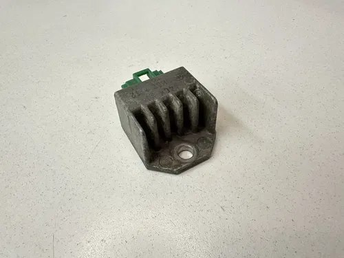 OEM 01-20 YAMAHA TTR TT-R 50 90 125 VOLTAGE REGULATOR RECTIFIER 4CK-81960-01-00