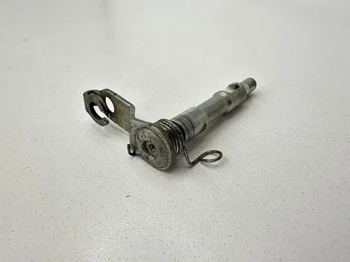USED OEM 04 05 YAMAHA YZ450F CLUTCH CABLE ARM PUSH LEVER 5XD-16381-00-00