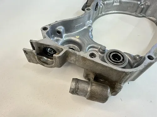 OEM 97 98 HONDA CR 125 CR125 CR125R RIGHT SIDE INNER CRACKCASE CLUTCH COVER