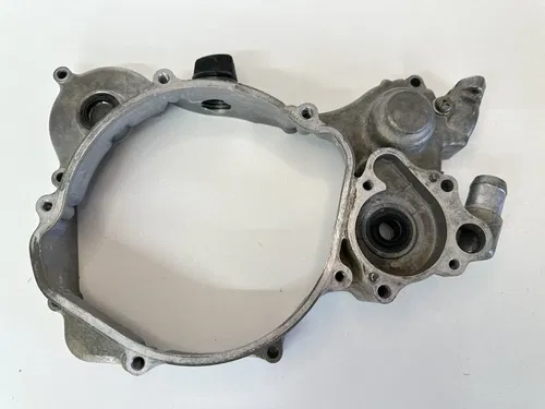 OEM 97 98 HONDA CR 125 CR125 CR125R RIGHT SIDE INNER CRACKCASE CLUTCH COVER