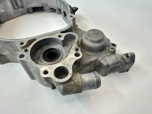 OEM 97 98 HONDA CR 125 CR125 CR125R RIGHT SIDE INNER CRACKCASE CLUTCH COVER