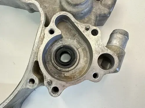 OEM 97 98 HONDA CR 125 CR125 CR125R RIGHT SIDE INNER CRACKCASE CLUTCH COVER