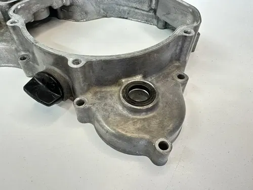 OEM 97 98 HONDA CR 125 CR125 CR125R RIGHT SIDE INNER CRACKCASE CLUTCH COVER