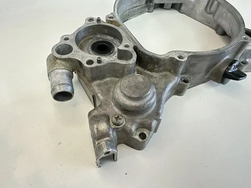 OEM 97 98 HONDA CR 125 CR125 CR125R RIGHT SIDE INNER CRACKCASE CLUTCH COVER