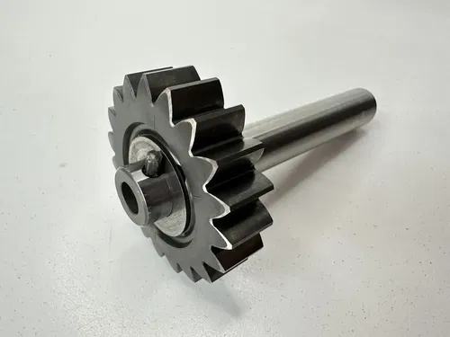 USED OEM 07-11 POLARIS OUTLAW 525 IRS S 450 MXR REVERSE IDLER SHAFT & GEAR ASSY