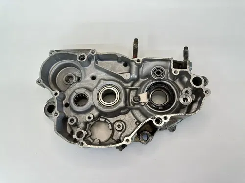 USED OEM 97 98 YAMAHA YZ250 YZ 250 RIGHT SIDE ENGINE MOTOR CASE CRANKCASE