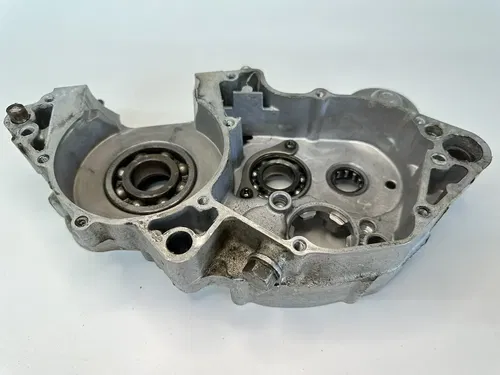 USED OEM 97 98 YAMAHA YZ250 YZ 250 RIGHT SIDE ENGINE MOTOR CASE CRANKCASE