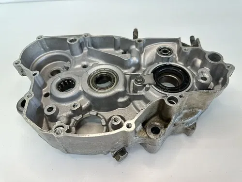 USED OEM 97 98 YAMAHA YZ250 YZ 250 RIGHT SIDE ENGINE MOTOR CASE CRANKCASE