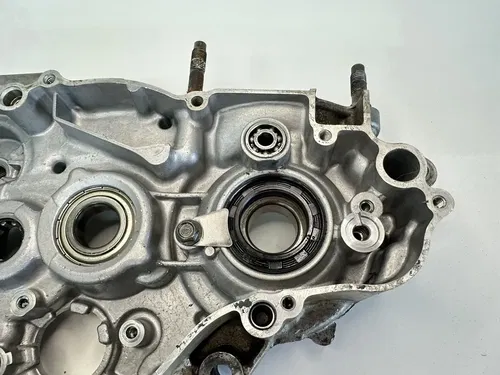 USED OEM 97 98 YAMAHA YZ250 YZ 250 RIGHT SIDE ENGINE MOTOR CASE CRANKCASE